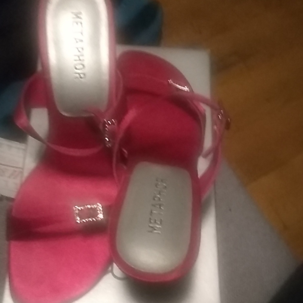 Shoes - Picture 2 of 3